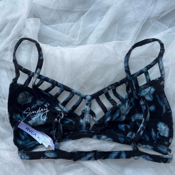 RVCA Sunday Bralette with rear metal clasp - Picture 3 of 4